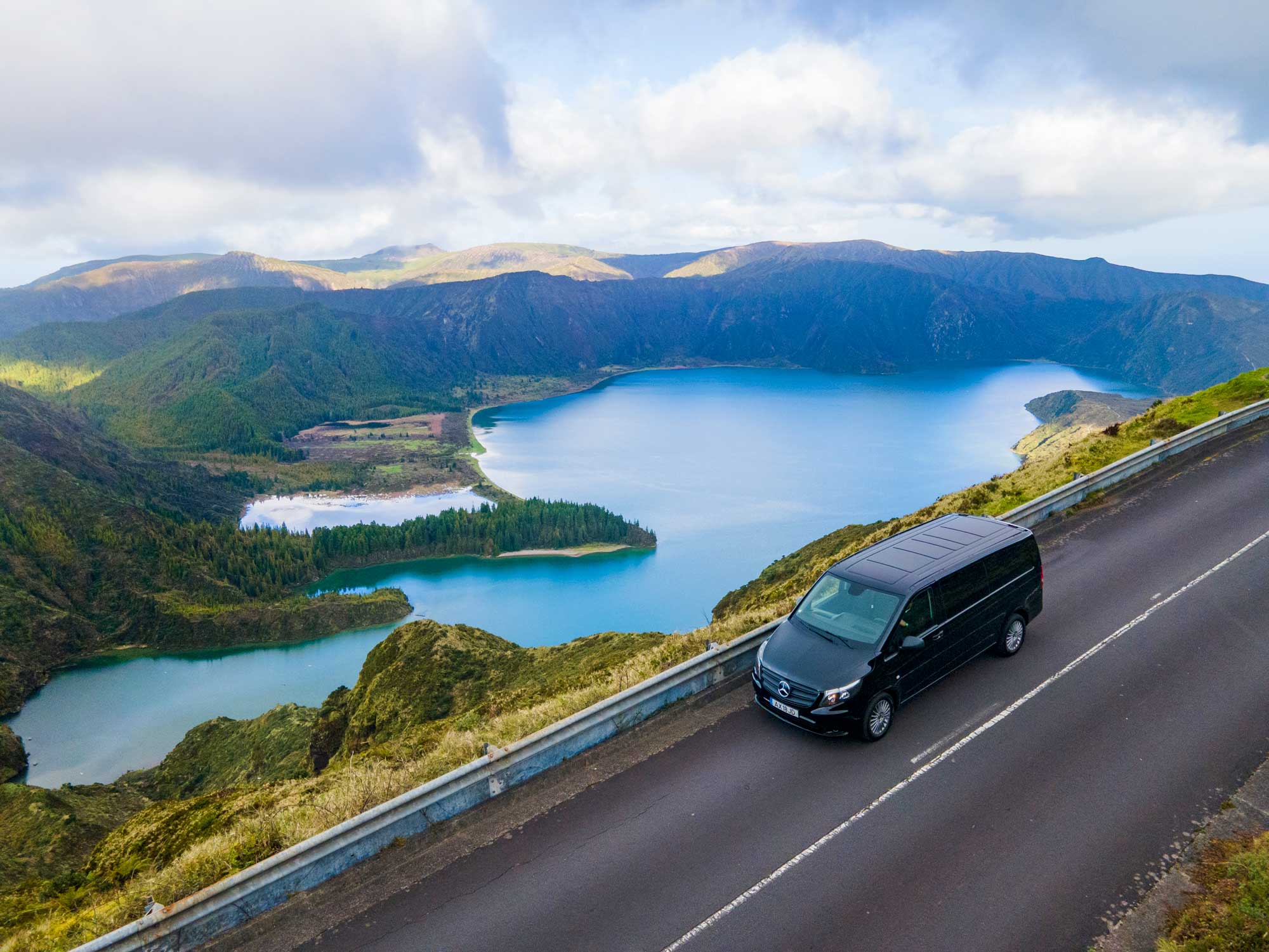 Mercedes Vito Tourer da JR AZORES TOURS